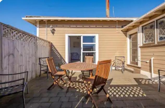 St Clair Holiday House Dunedin Exterior photo